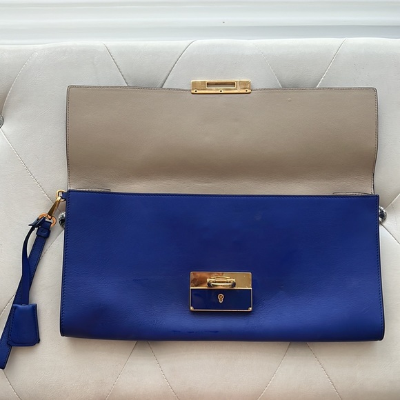 SOLD// Salvatore Ferragamo blue clutch - Picture 7 of 13